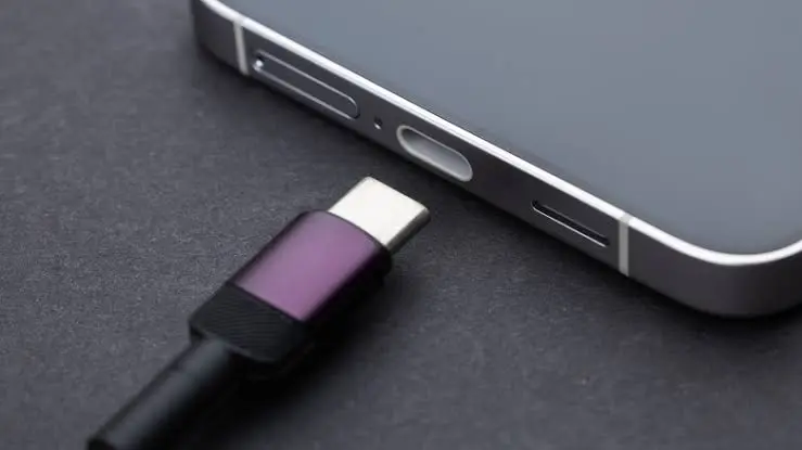 کابل USB C برای لپ تاپ با پورت تاندربولت با کابل USB C معمولی متفاوت است