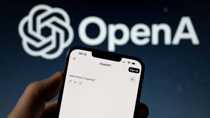 چت جی پی تی حالا می تونه همزمان گوش بده و حرف بزنه!