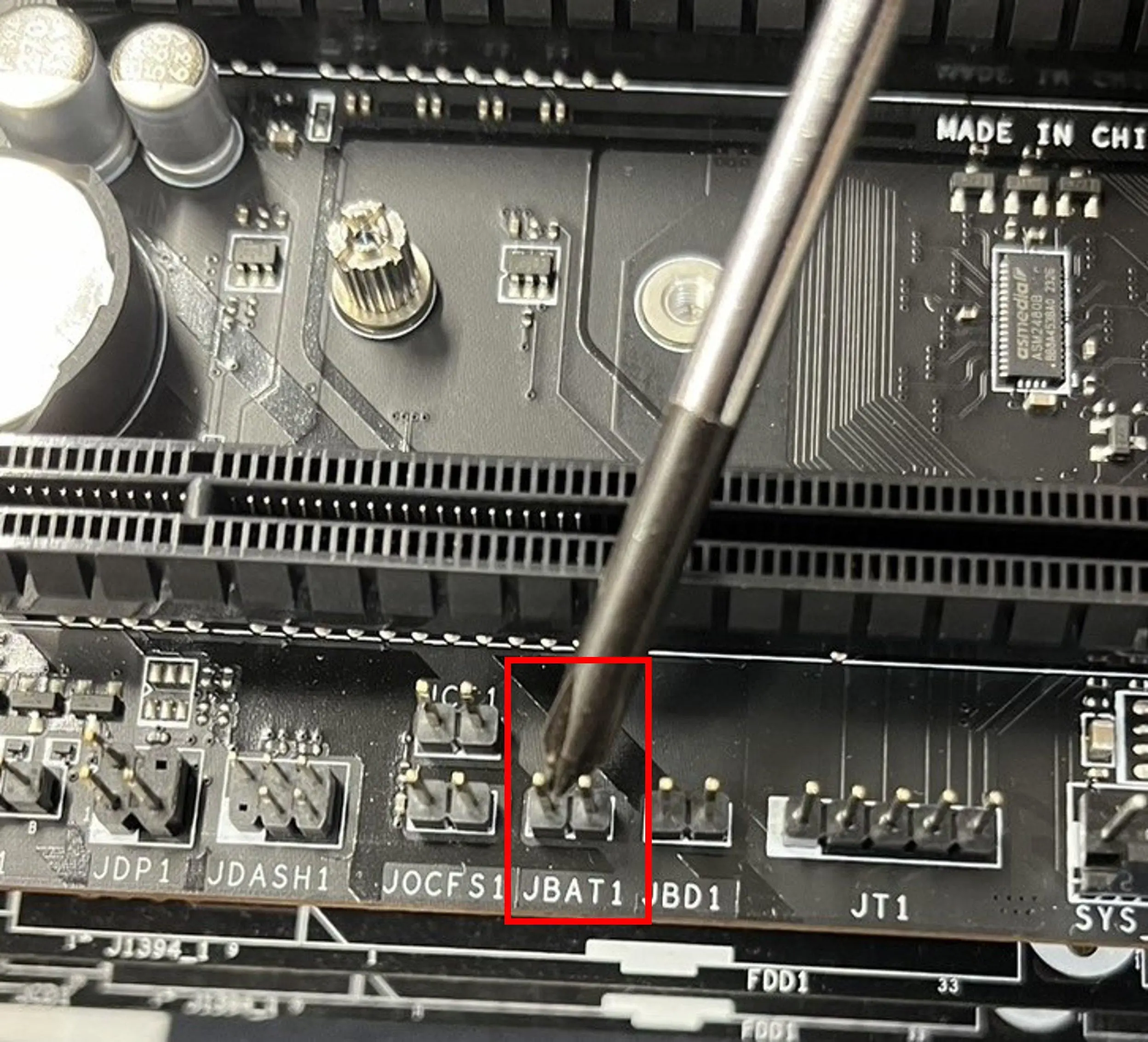 چگونه CMOS را ریست کنیم؟ آموزش Clear CMOS برای رفع مشکل بوت، صفحه سیاه و تنظیمات BIOS