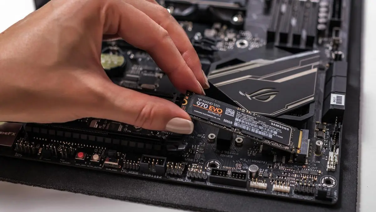 SSD بدون DRAM چیست؟ تفاوت HMB و DRAM و تأثیر آن بر سرعت SSD