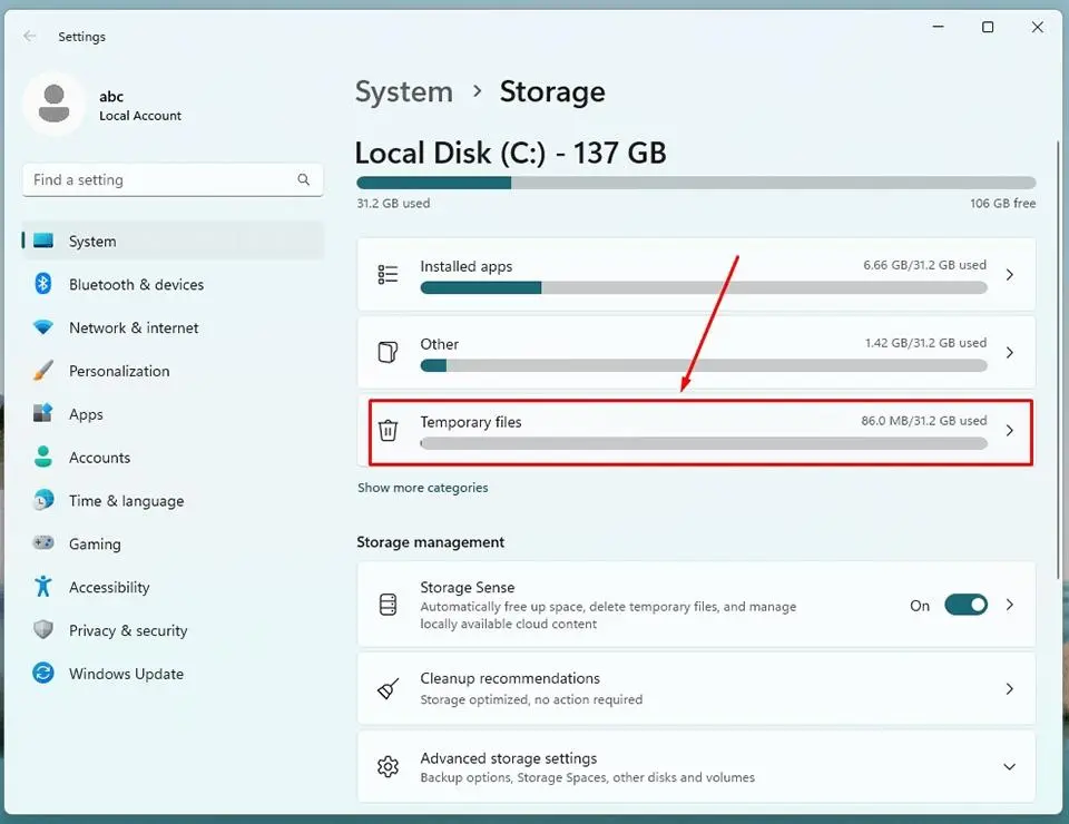 چگونه در ویندوز ۱۱ فضای درایو C را با Storage Sense و BleachBit آزاد کنیم؟