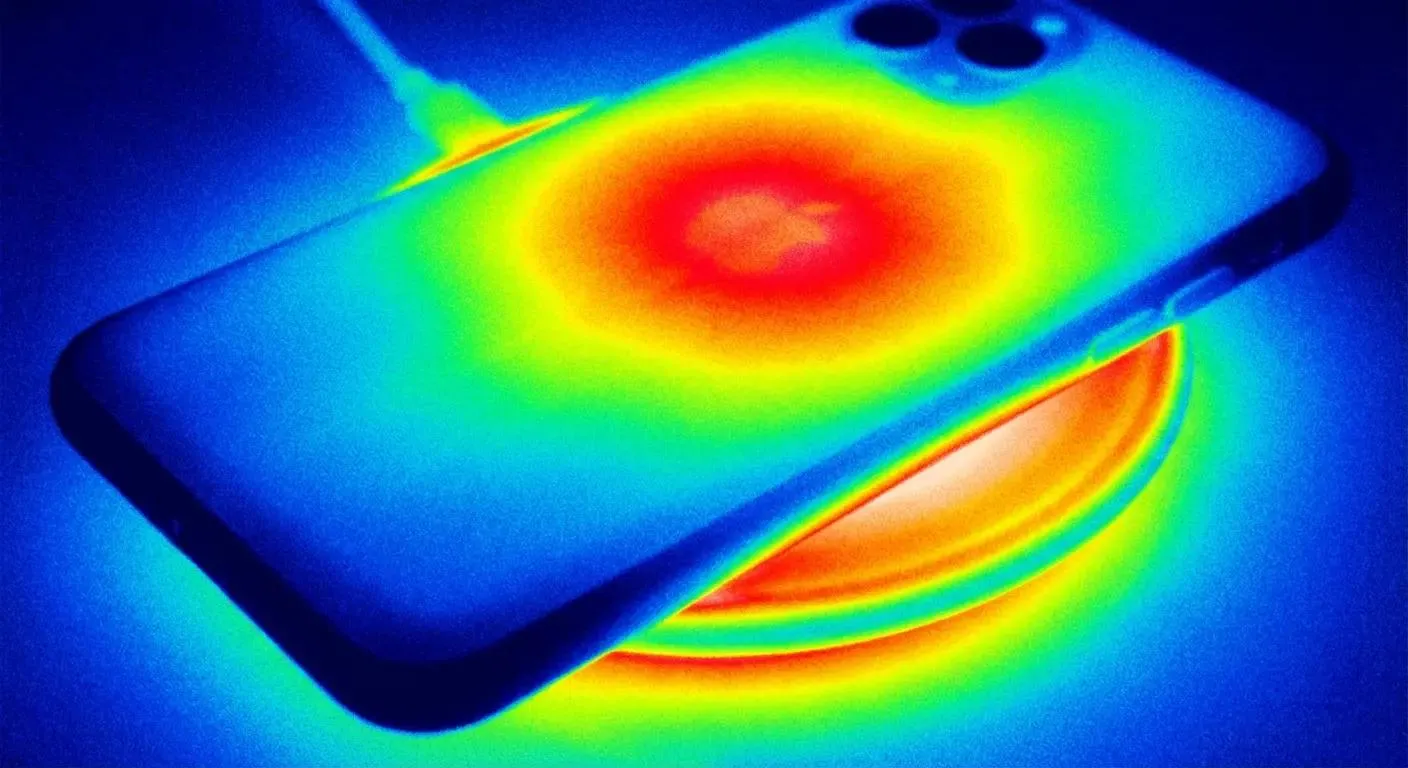 شارژ بی‌سیم گوشی؛ آیا شارژر وایرلس به باتری آسیب می‌زند و برق بیشتری مصرف می‌کند؟